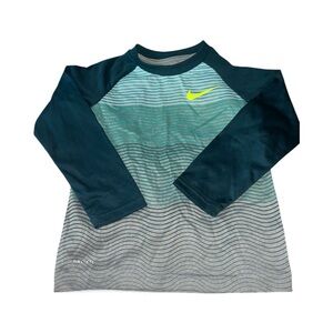 Nike Dri-FIT Gray and Dark Green Wave Shirt